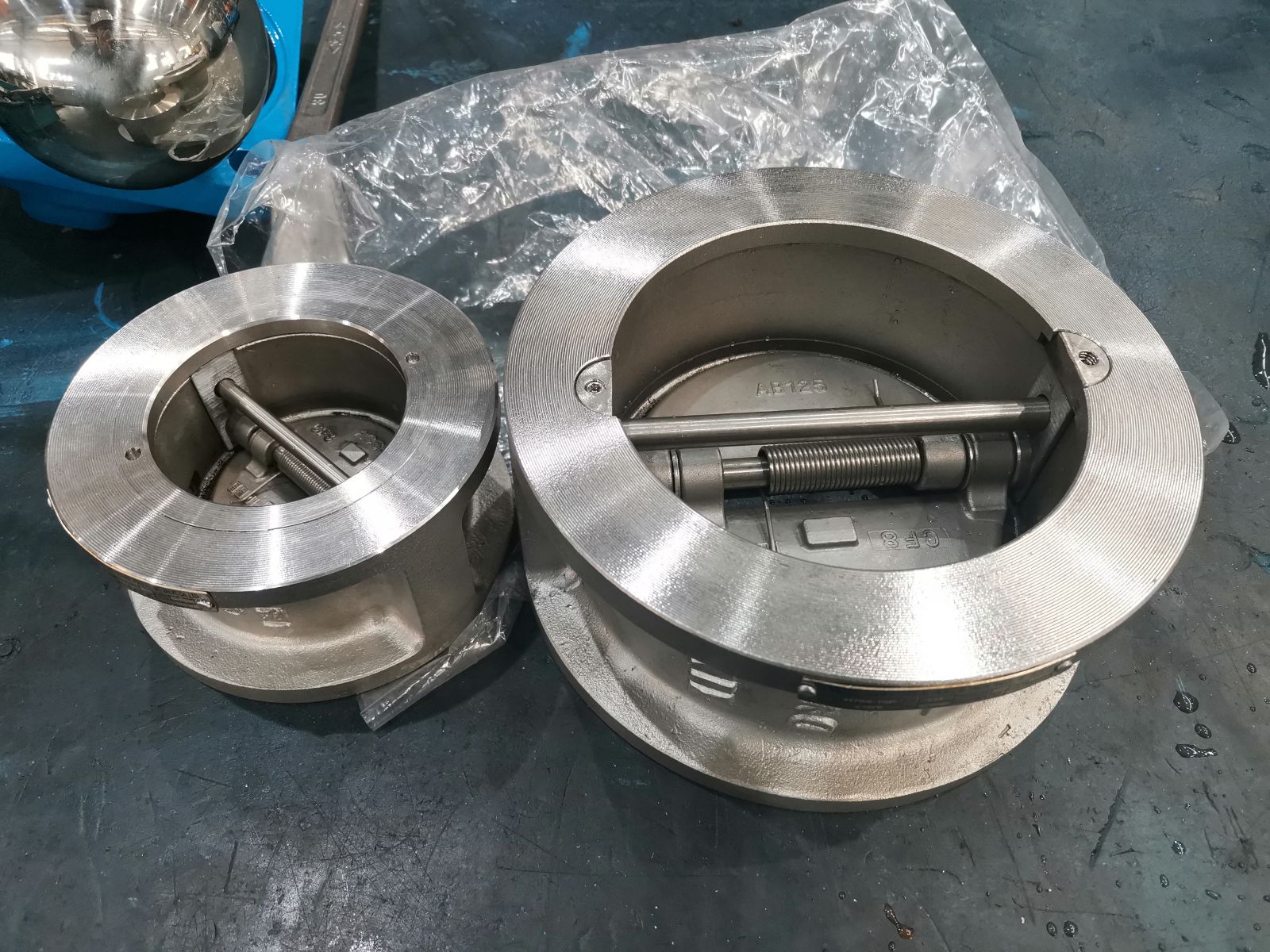 Van Một Chiều Cánh Bướm Trung Quốc
